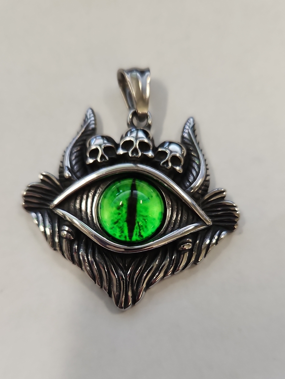 Green Eye Gothic Pendant Necklace - Silver Tone